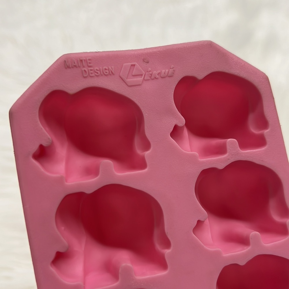 💝 10/$10 💝 Elephants Design Pink Silicone Food Mold - Picture 2 of 7